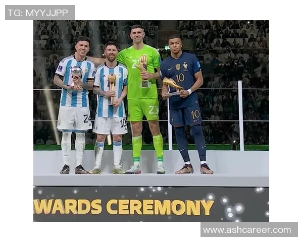 足球巨星三人同框合影幕后故事揭秘如何捕捉完美瞬间 足球巨星三人同框合影幕后故事揭秘如何捕捉完美瞬间